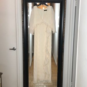 Elegant House of Harlow white gown